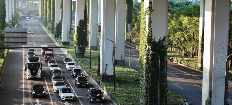 Broker checks carrier road accident history to ensure safety and compliance