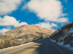 Road in Idaho to signify why More Californians Are Moving to Idaho