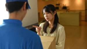 Woman suspects fraudulent activity from moving comany.